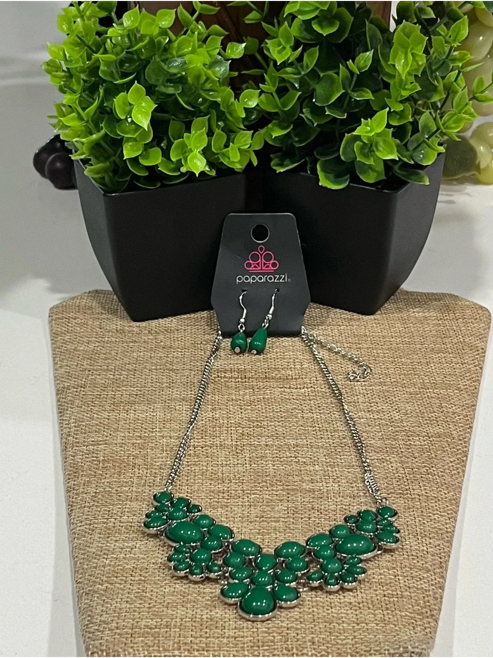 paparazzi Emerald Cluster Bib Necklace with Matching Drop Earrings